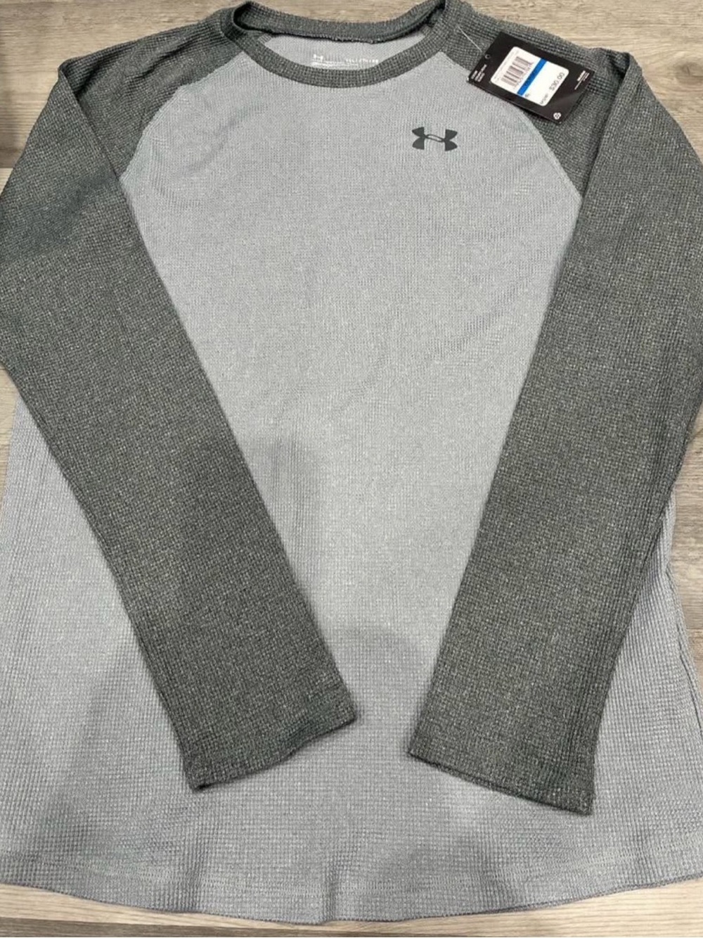 NWT Under Armour Boys XL Gray Two-Tone Long Sleeve Performance Top